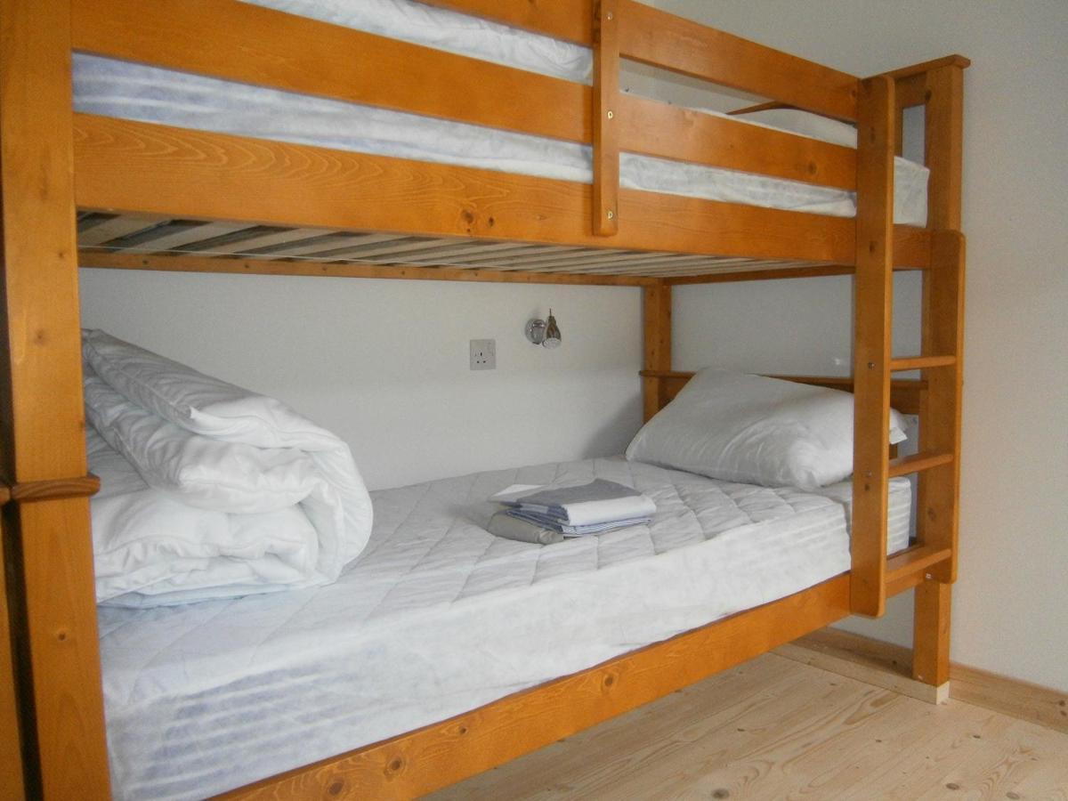 Otter Bunkhouse Hostel Cairisiadar Exterior foto